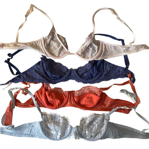 Set of 4 Victoria Secret and Simone Perele Bras 34B - Picture 2 of 2